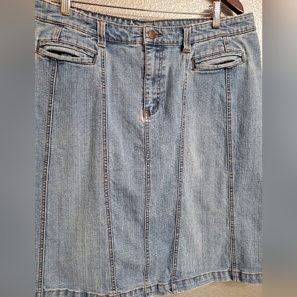 Vintage Venezia Blue Denim Knee Length Skirt. Size 16 - Picture 2 of 4